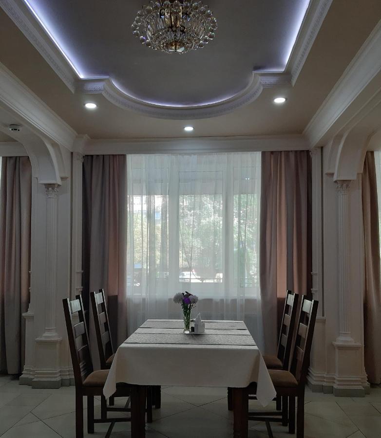 Ідилія Lviv Ngoại thất bức ảnh